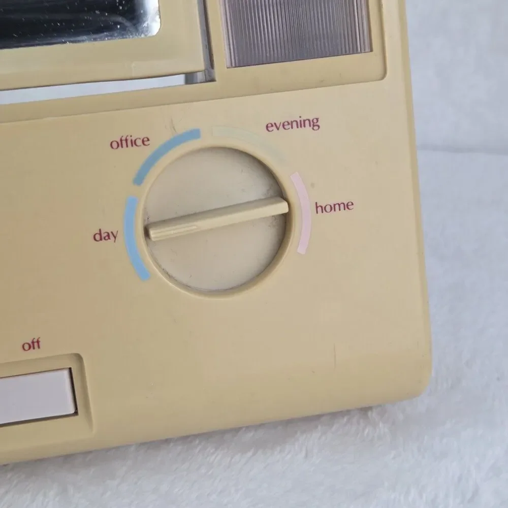 Vintage Clairol True-To-Light VII LM-7 Lighted Makeup Mirror 4 Settings Working!
